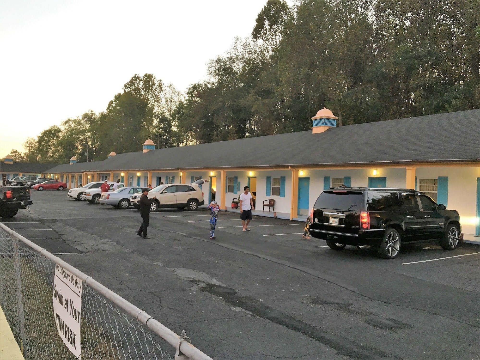 Travel Inn Martinsville Eksteriør bilde