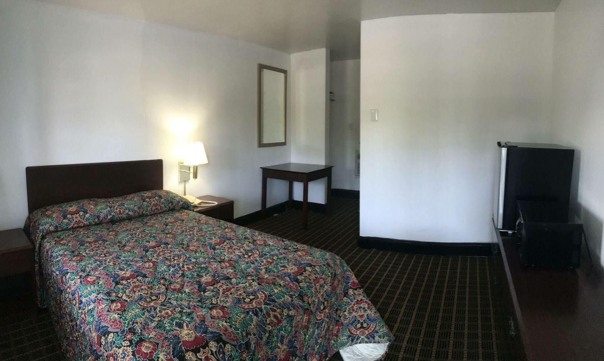 Travel Inn Martinsville Eksteriør bilde